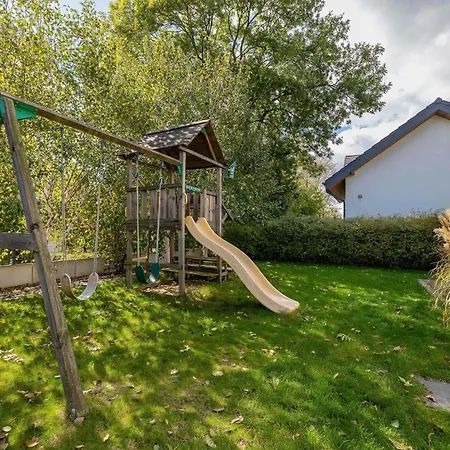 Green House With Garden & Parking By Renters *