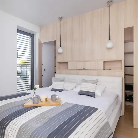 Green House With Garden & Parking By Renters 초르조프