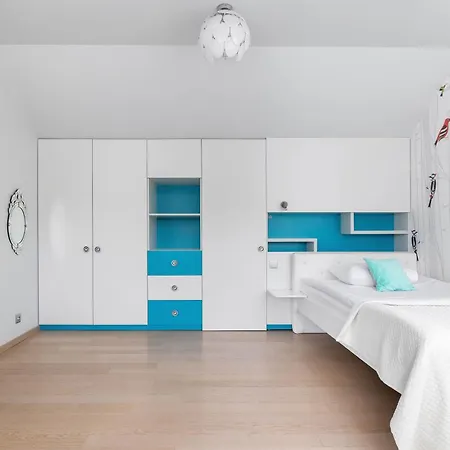 Green House With Garden & Parking By Renters * 초르조프