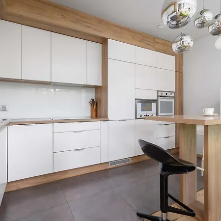 Green House With Garden & Parking By Renters 펜션 초르조프