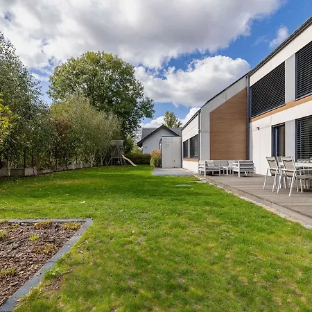 Green House With Garden & Parking By Renters * 초르조프